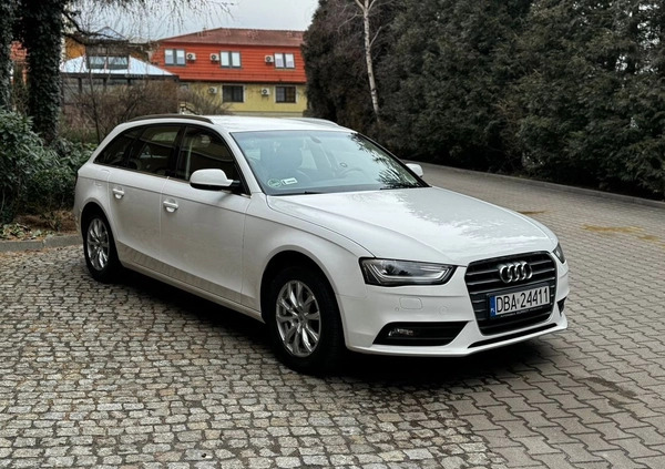 Audi A4 cena 38499 przebieg: 245000, rok produkcji 2013 z Wałbrzych małe 211